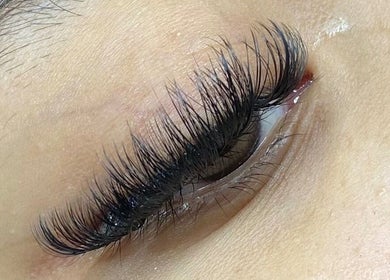 Close-up of elegant eyelash extensions at The Glamorium, Cultuurtuin, Paramaribo, SR.