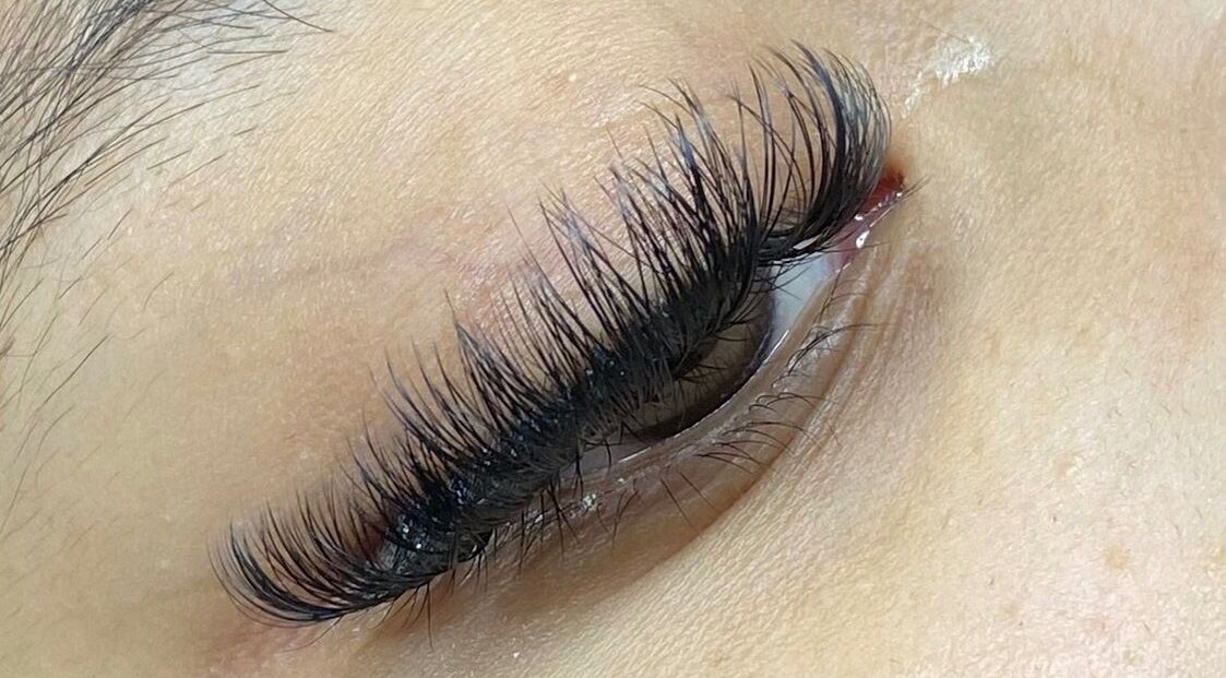 Close-up of elegant eyelash extensions at The Glamorium, Cultuurtuin, Paramaribo, SR.