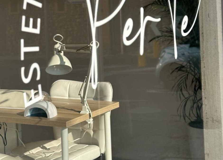 Vetrina di Per Te - Estetica & Benessere a Villasanta, Lombardia, IT con arredo elegante e luce naturale.