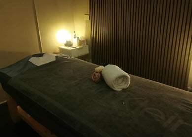 Relaxing massage room at Chang Thai Massage, Ipswich, Queensland, AU, featuring a neatly prepared massage table.
