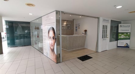 Royal Oak Mall Clinic 2paveikslėlis