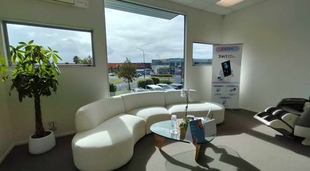 Viva Beauté - Flat Bush Clinic image 2