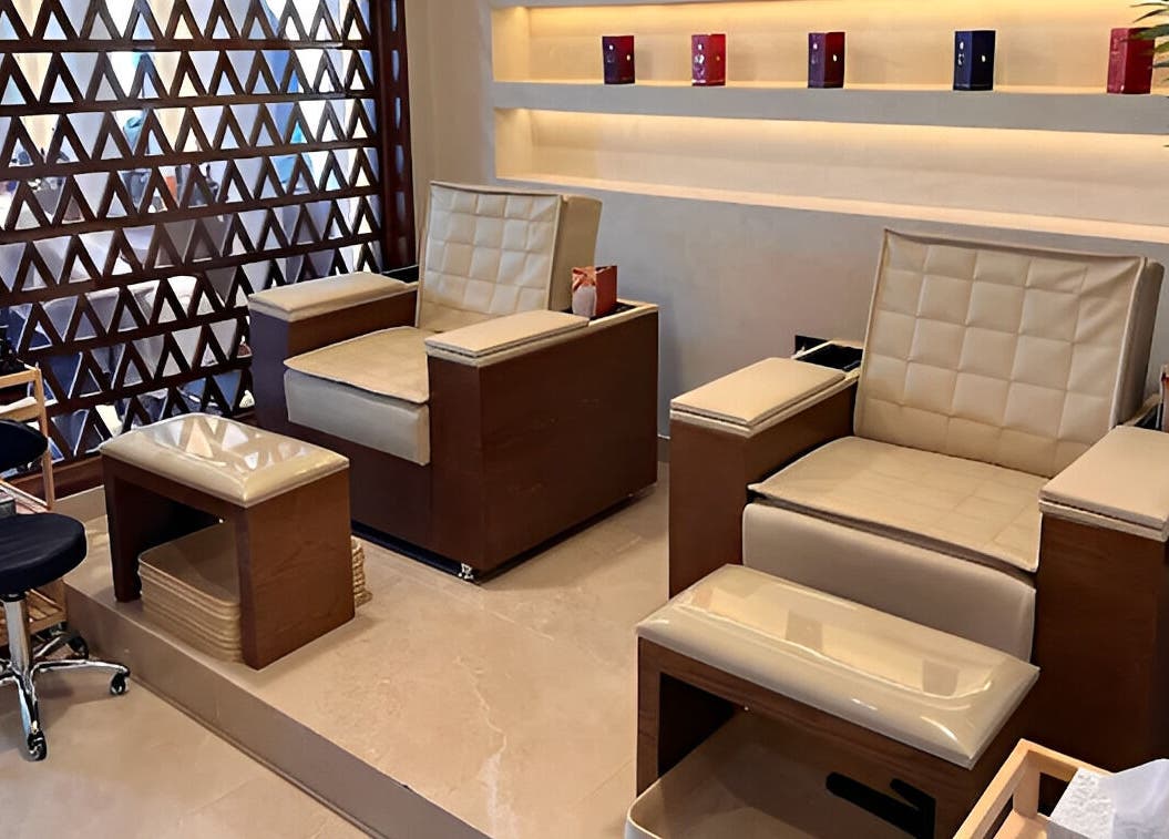 Comfortable spa chairs at Tribes Men's Spa & Salon (Mazoon st), Muscat, Muscat Governorate, OM for relaxation.