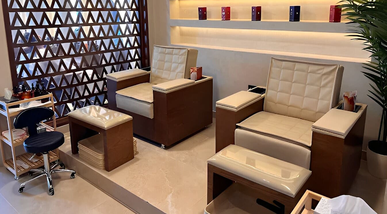 Comfortable spa chairs at Tribes Men's Spa & Salon (Mazoon st), Muscat, Muscat Governorate, OM for relaxation.
