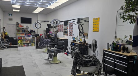 Tiptop Barbershop and Beauty Salon imagem 2