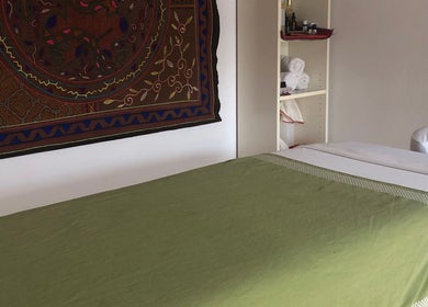 Salle de massage paisible chez Amparo ૐ Voice & Massage & Bioenergetics, Montréal, Québec, CA.
