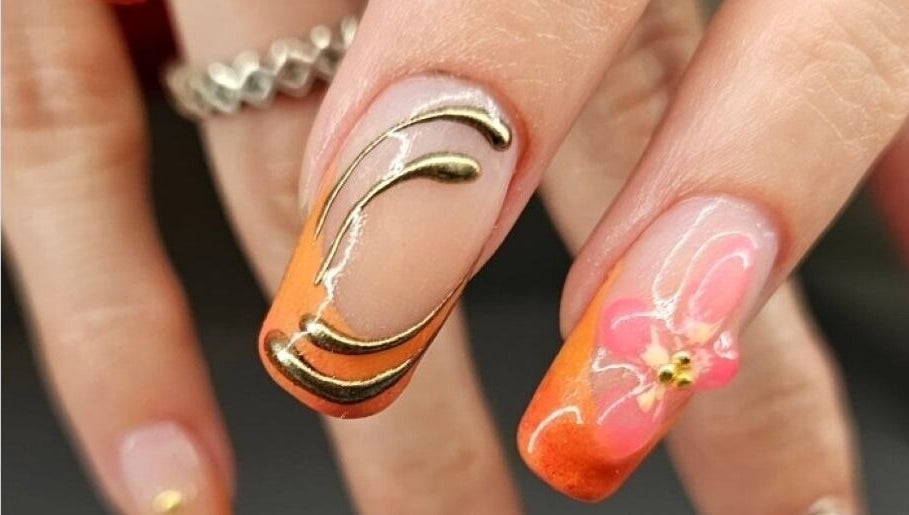 ShellB Nails image 1