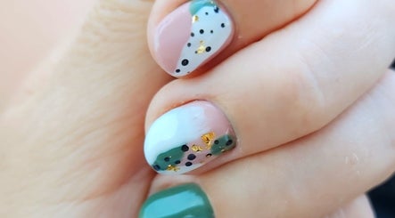 ShellB Nails изображение 2