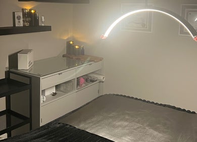 Cozy treatment space at Angelica’s Glow Bar, Maple Ridge, British Columbia, CA, with calm lighting and decor.