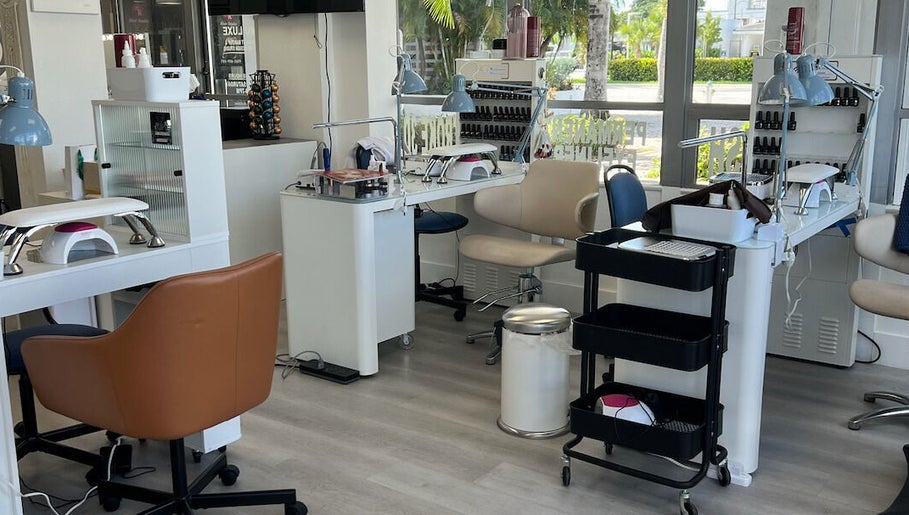 Modern nail stations at Sandu Beauty & Wellness Hollywood, Florida, US, offering a serene and professional setting.