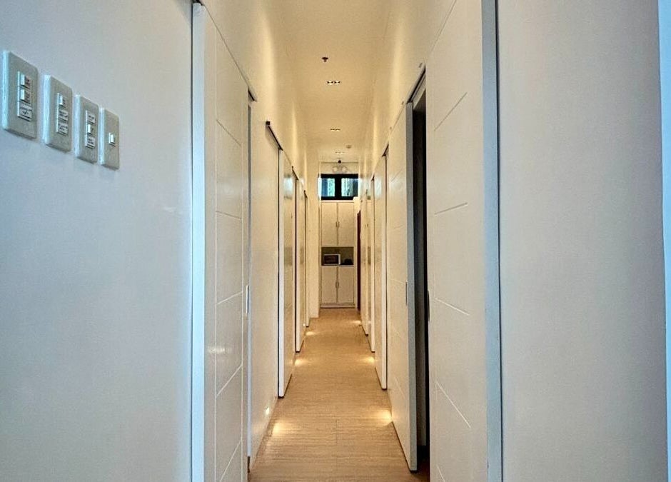 Bright hallway at Skin Desyre Aesthetic Clinic - Cainta, Cainta, Calabarzon, PH, highlighting modern design.