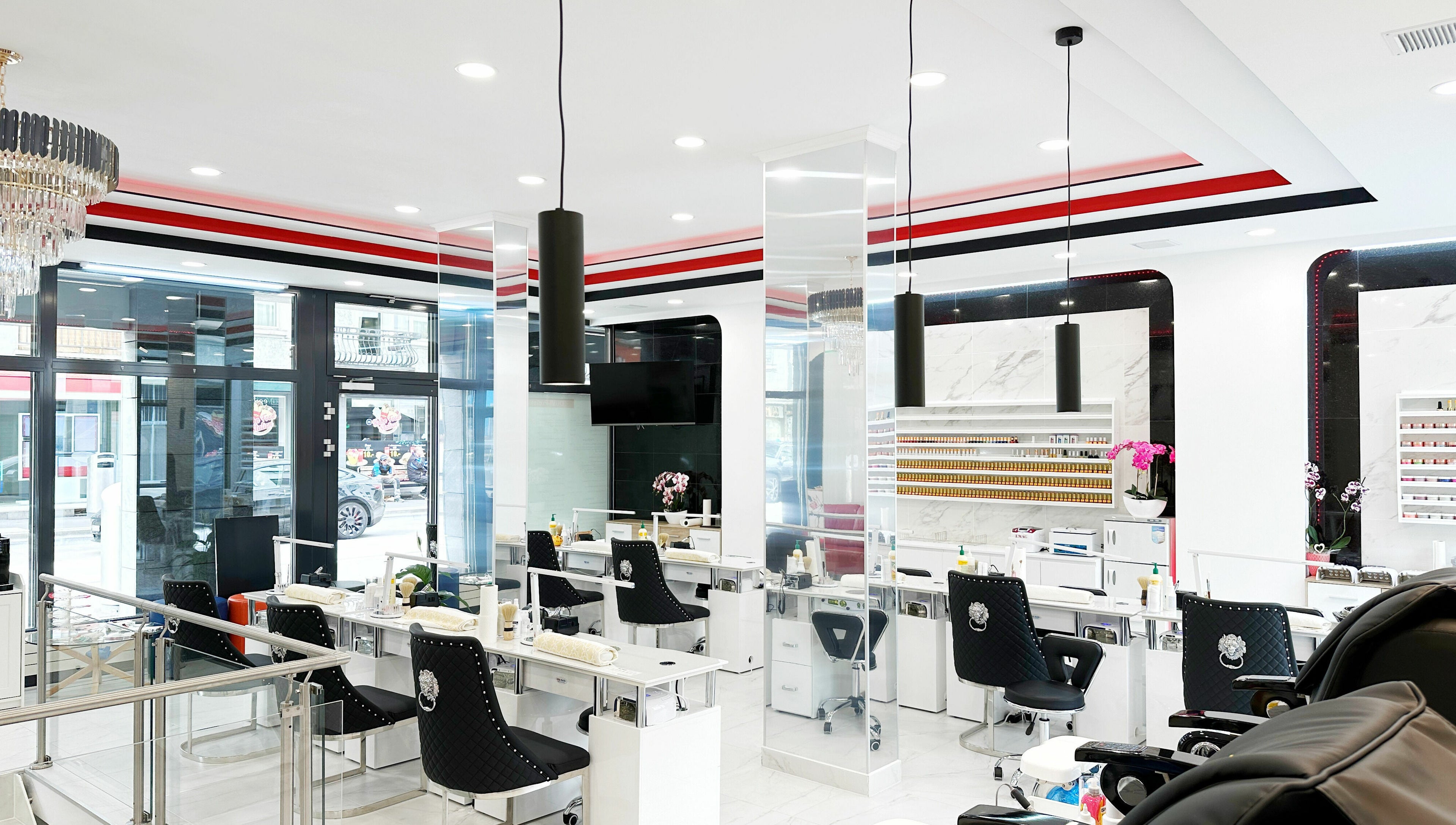 Modern interior of DUVI Nails in Zürich, Zürich, CH, showcasing elegantly designed manicure stations.