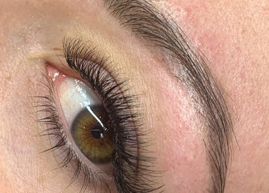 Close-up of expertly shaped eyebrows and lashes at Dindi Beauty, Yea, Victoria, AU.