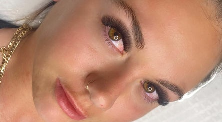 Immagine 3, Care Me Lashes & Brows