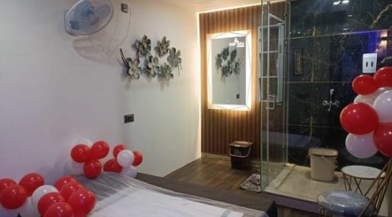 VIP Spa (Unisex) image 3