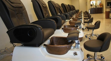 Image de Vivid Nail Salon and Spa 3