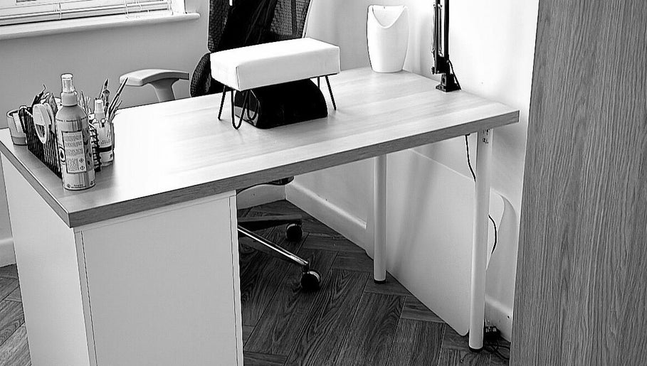 Kate Does Nails image 1