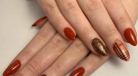 Kate Does Nails image 3