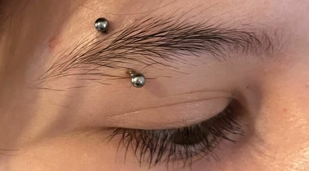 Image de Needles and Pins - Ear and Body Piercing Studio 2