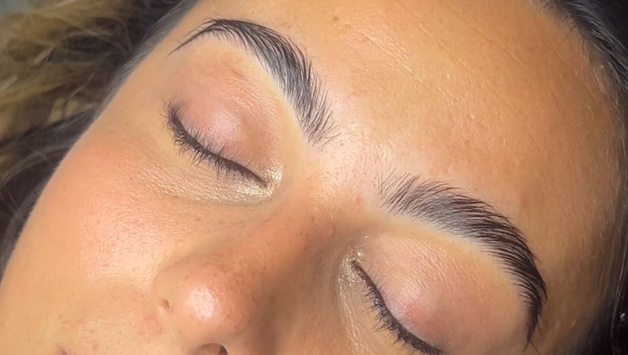 Image de Luxe Brows 1