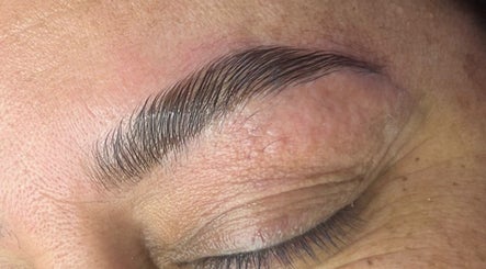 Image de Luxe Brows 3