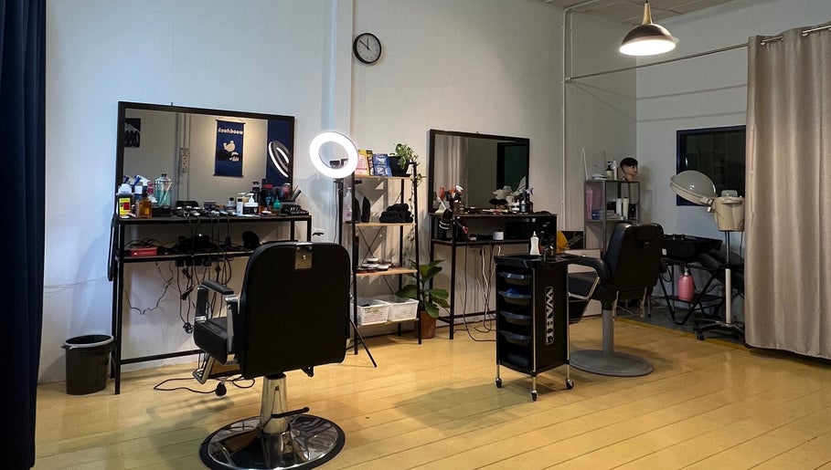 Modern salon chairs and tools at Salvador Barbershop in Changlun, Kedah, MY for a premium grooming experience.