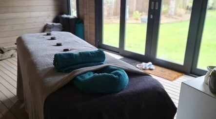 Relax & Rejuvenate Massage billede 3