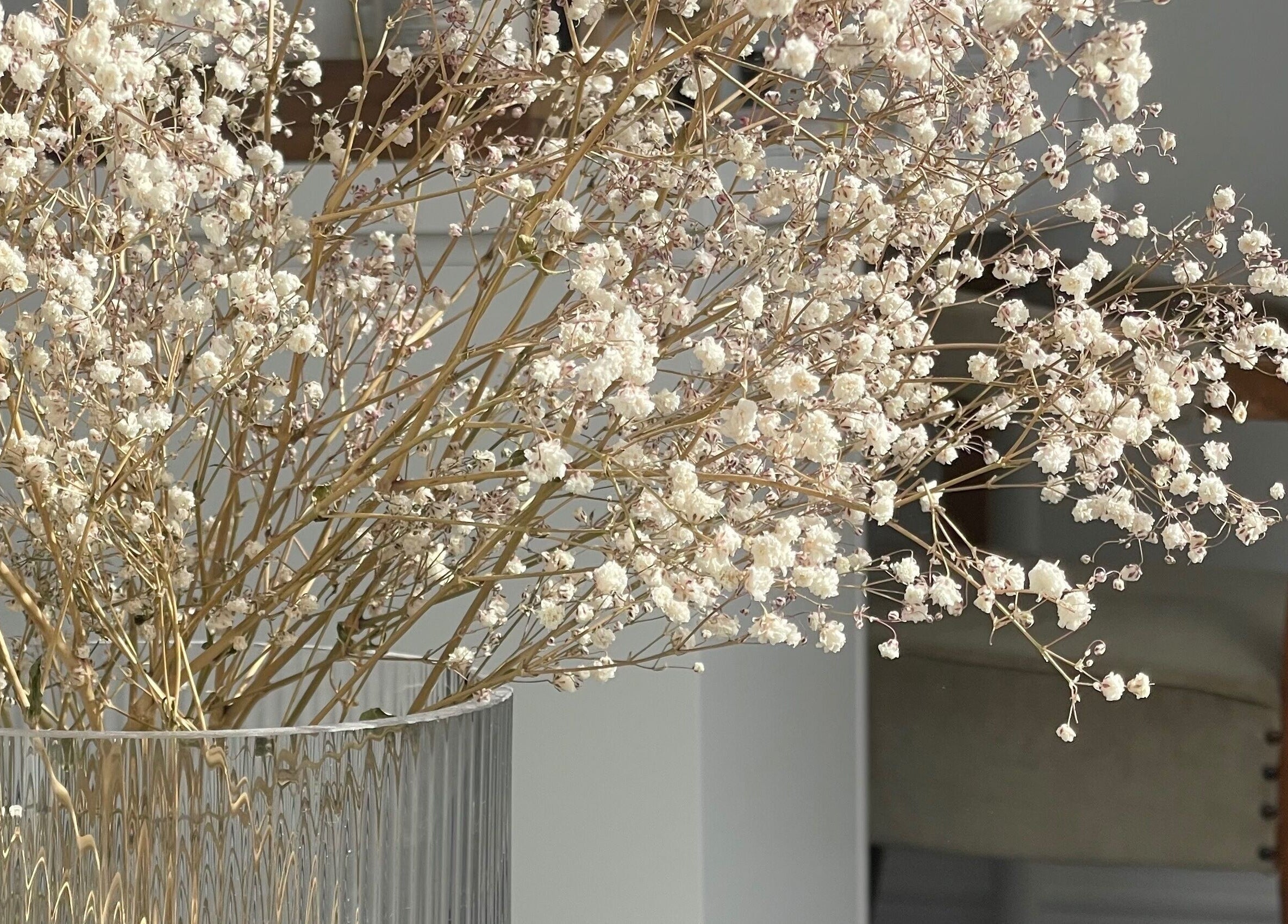 Chic floral arrangement at Tahliah Nails, Hull, England, GB, adding elegance to the salon interior.