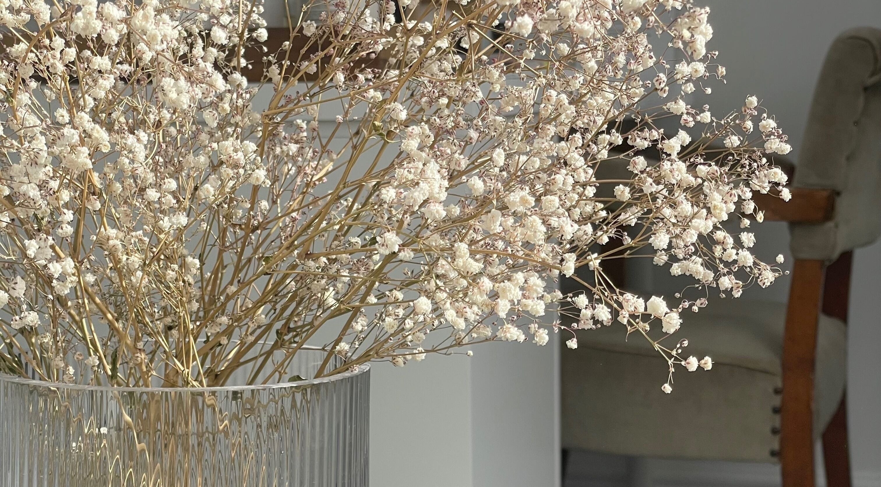 Chic floral arrangement at Tahliah Nails, Hull, England, GB, adding elegance to the salon interior.