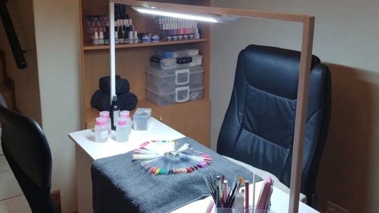 Lehova Nails & Beauty