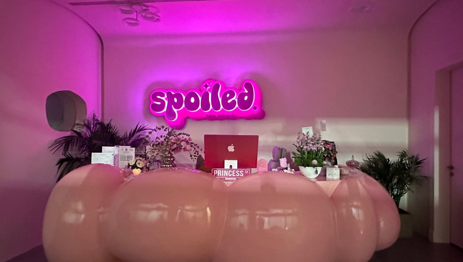 Spoiled Nail Studio – obraz 1