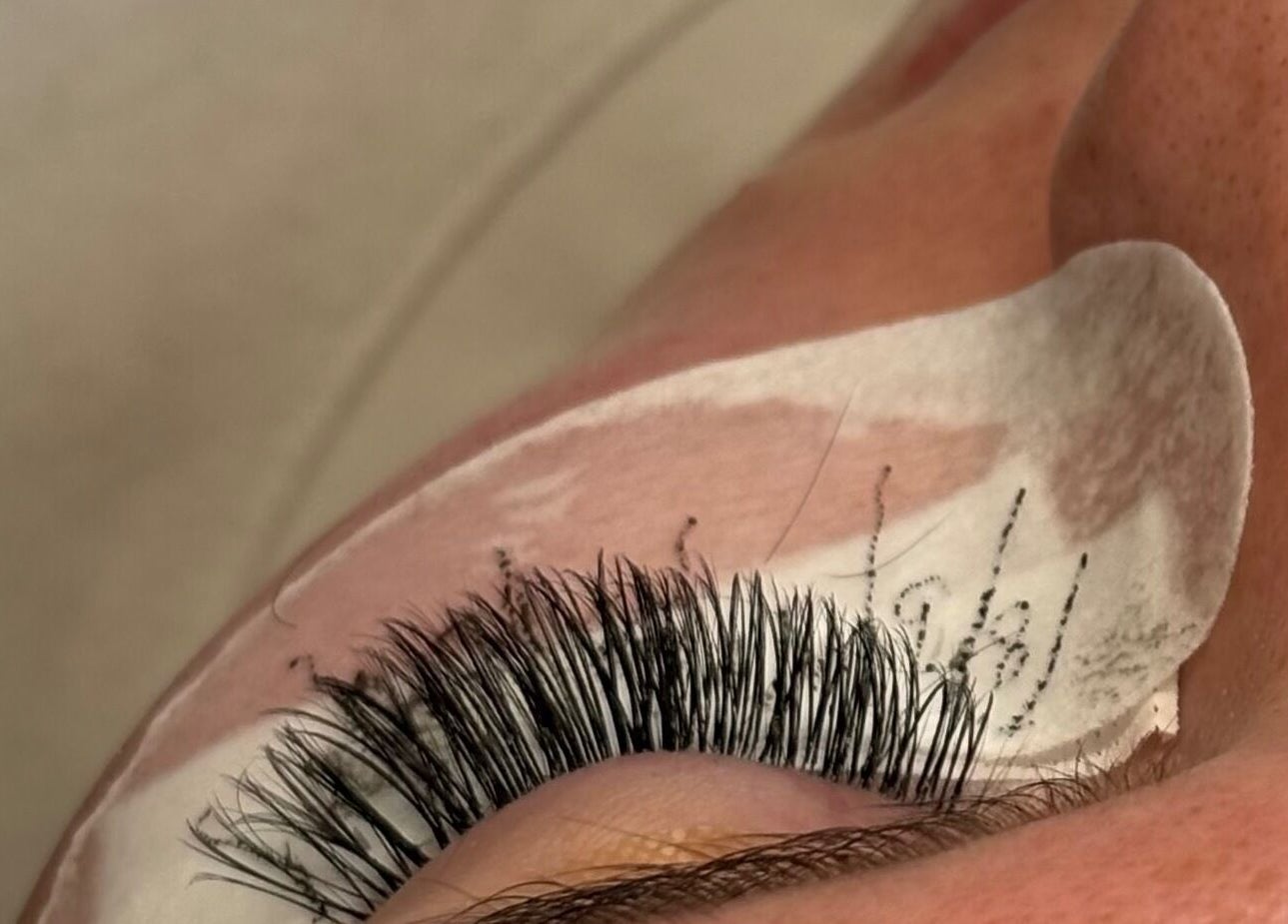 Close-up of eyelash extensions at Lily’s Luxè in Yaxley, England, GB.