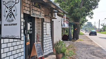 Jerami Barbershop Tikam Batu image 2