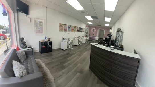 M & Y Chic Salon