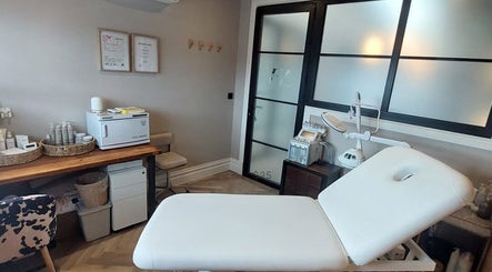 Collagen Lounge at No.5 image 3