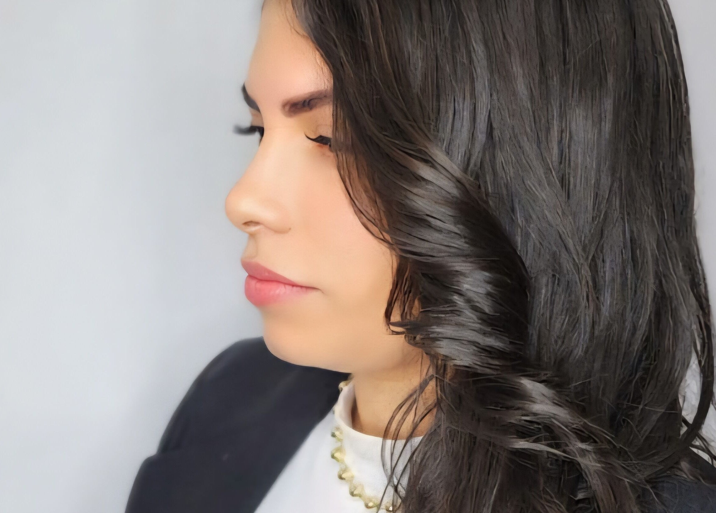 Mujer con cabello oscuro rizado en Milanoamore.spa, Quinta Normal, Región Metropolitana, CL.