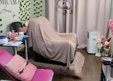 Sala de relajación en Milanoamore.spa, Quinta Normal, Región Metropolitana, CL, con decoraciones acogedoras.