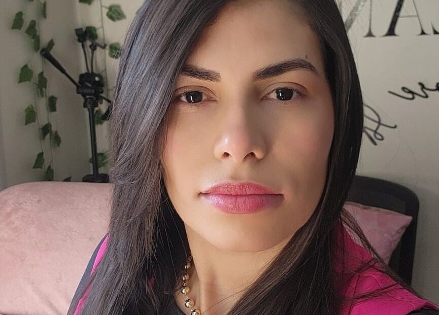 Servicio de belleza en Milanoamore.spa, Quinta Normal, Región Metropolitana, CL, mostrando relajación y cuidado.