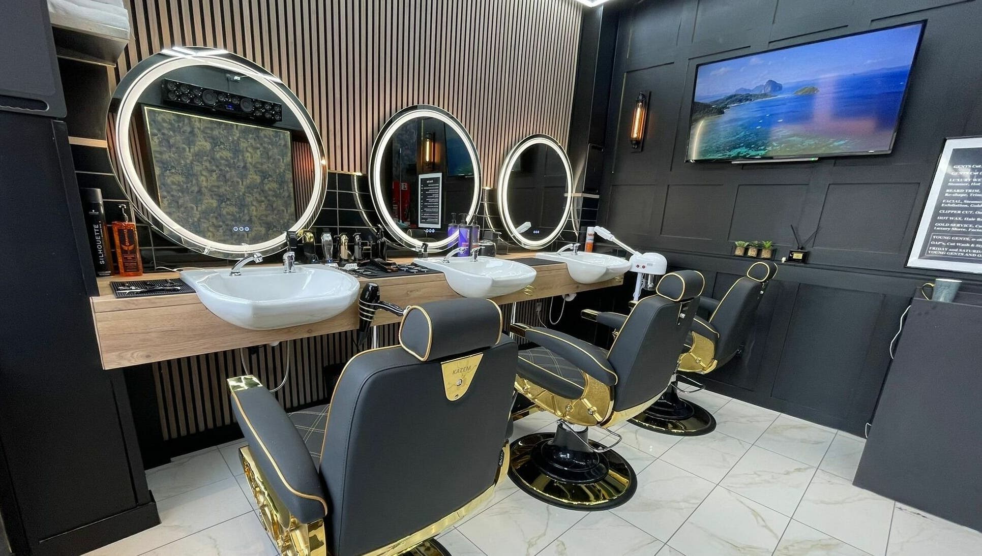 Sophisticated barber station at Chopafellas, Wickford, England, GB with modern decor and styling chairs.