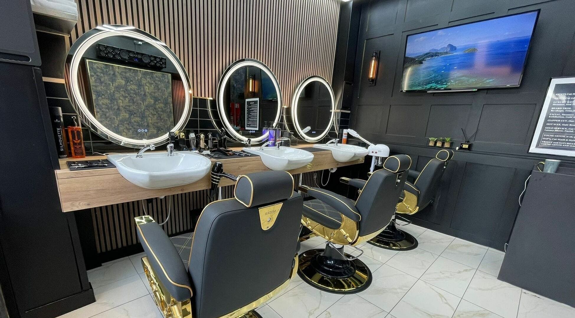Sophisticated barber station at Chopafellas, Wickford, England, GB with modern decor and styling chairs.