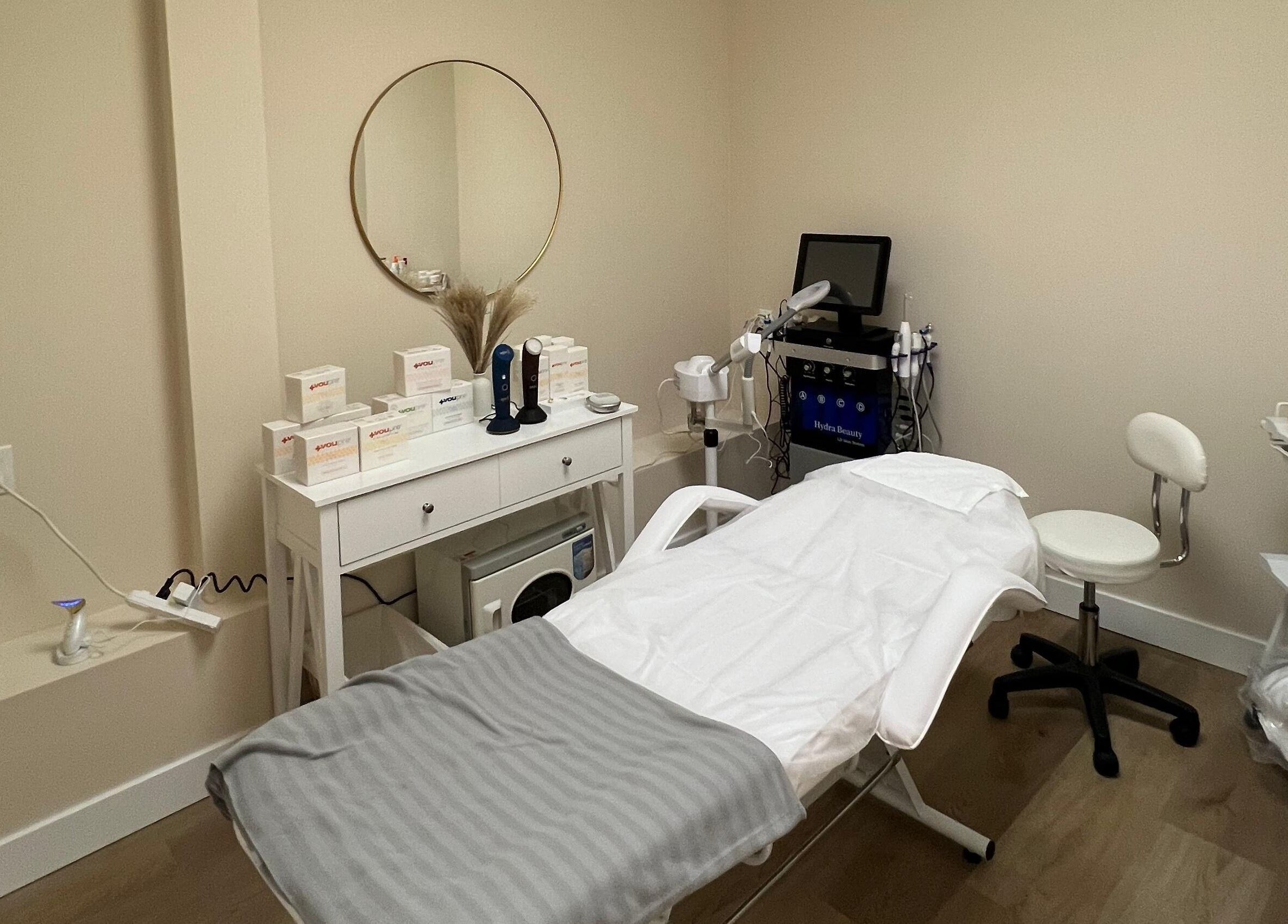 Relaxing treatment room at Oasis Aesthetics Spa - Henderson, offering beauty services in Winnipeg, Manitoba, CA.