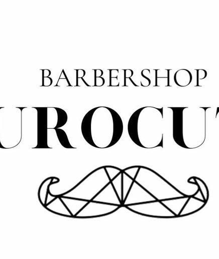 YuroCuts Teaneck, bilde 2