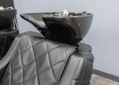 Luxurious salon chair and sink at YuroCuts Garnerville in Mount Ivy, New York, US.