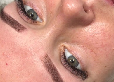 Close-up of expertly shaped eyebrows at L’essence Beauty By Ranielly, Waterford, County Waterford, IE.