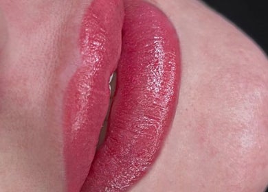 Close-up of glossy pink lips at L’essence Beauty By Ranielly, Waterford, County Waterford, IE.