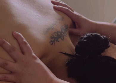 Relaxing back massage at Contour Me, Aubin Grove, Western Australia, AU, enhancing wellness and relaxation.