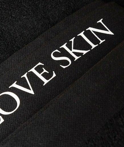 Love Skin With Aydan, bild 2