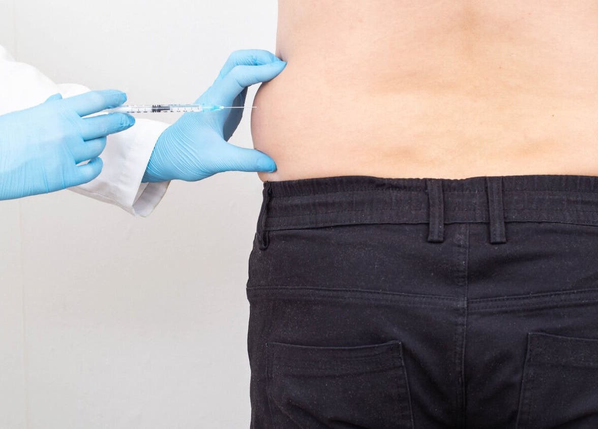 Body contouring treatment at De-Vaux Aesthetics, Tattingstone, England, GB.