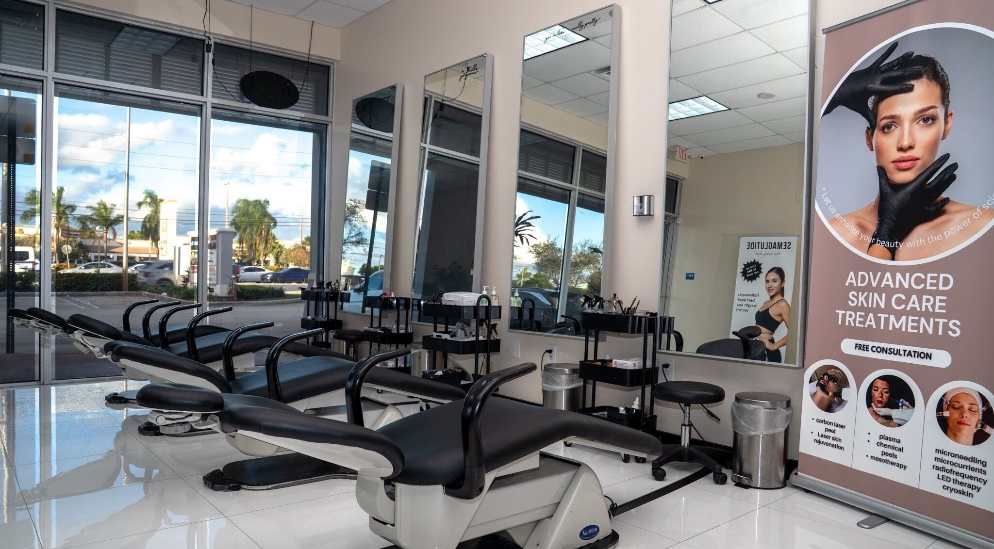Modern beauty treatment area at Rêve Aesthetics By Eyebrow Studio, Doral, Florida, US.