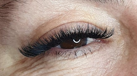 Lashes by Kundie image 2